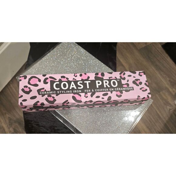 The Beachwaver Coast Pro Ceramic Styling Iron- Pink Leopord Print - Picture 7 of 9